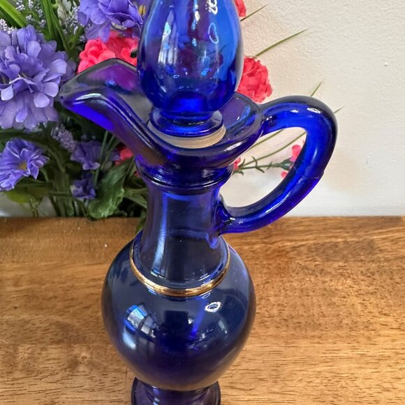 Vintage Avon Cobalt Blue Glass Decanter Pitcher Genie Bottle with Stopper Gold - Picture 3 of 6